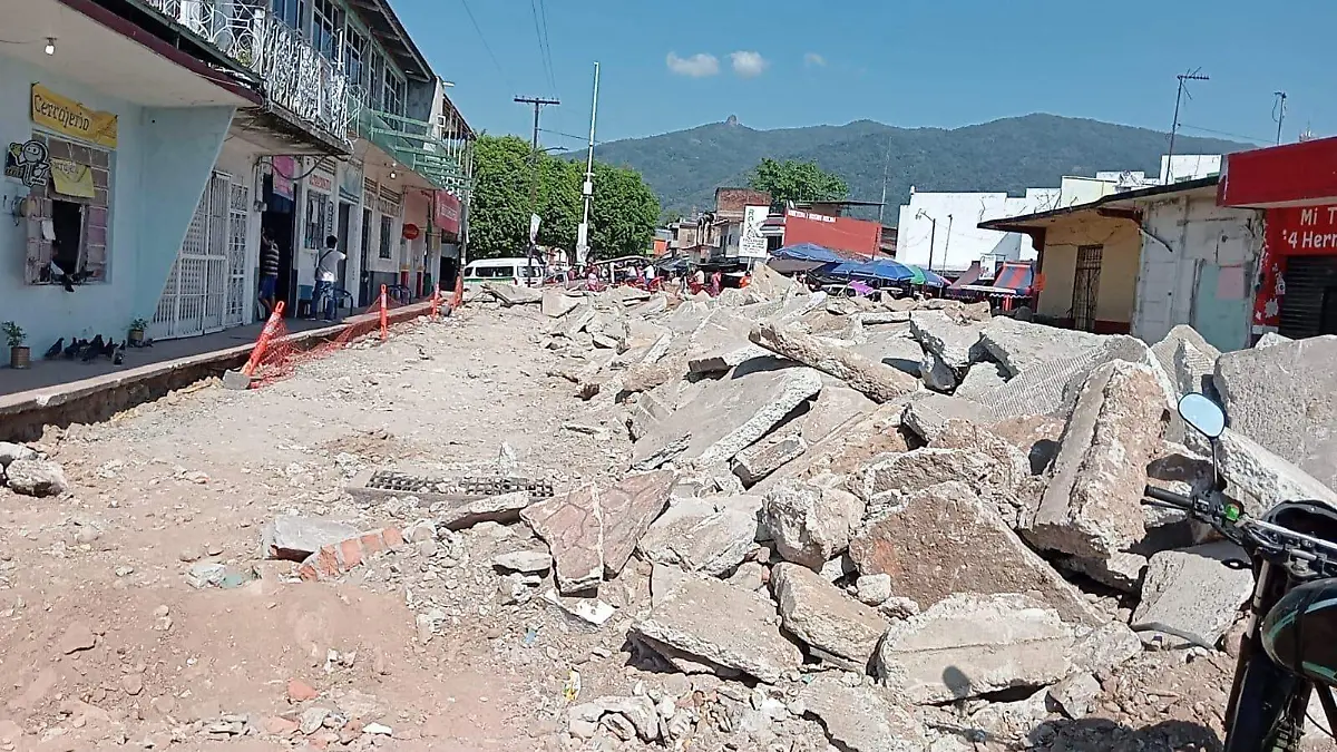 demolición de locales en huixtla 